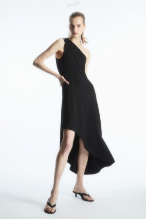 COS Asymmetric One-Shoulder Midi Robe Noir | 203861-MGH