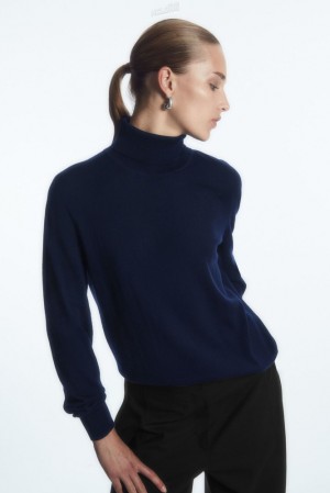 COS Merino Laine Roll-Neck Jumper Bleu Marine | 235408-URN