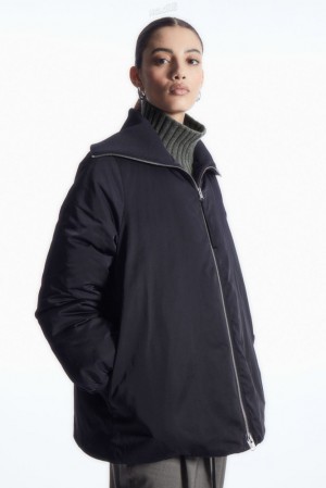 COS Nervuré-Collar Puffer Jacket Bleu Marine | 342907-AMJ