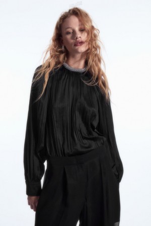 COS Plissé Long-Sleeved Blouse Noir | 478920-YNT