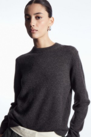 COS Pure Cashmere Jumper Noir | 409631-GSL