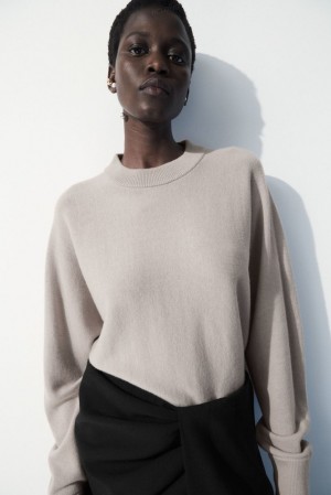 COS The Essential Cashmere Pull Beige | 320851-FLK