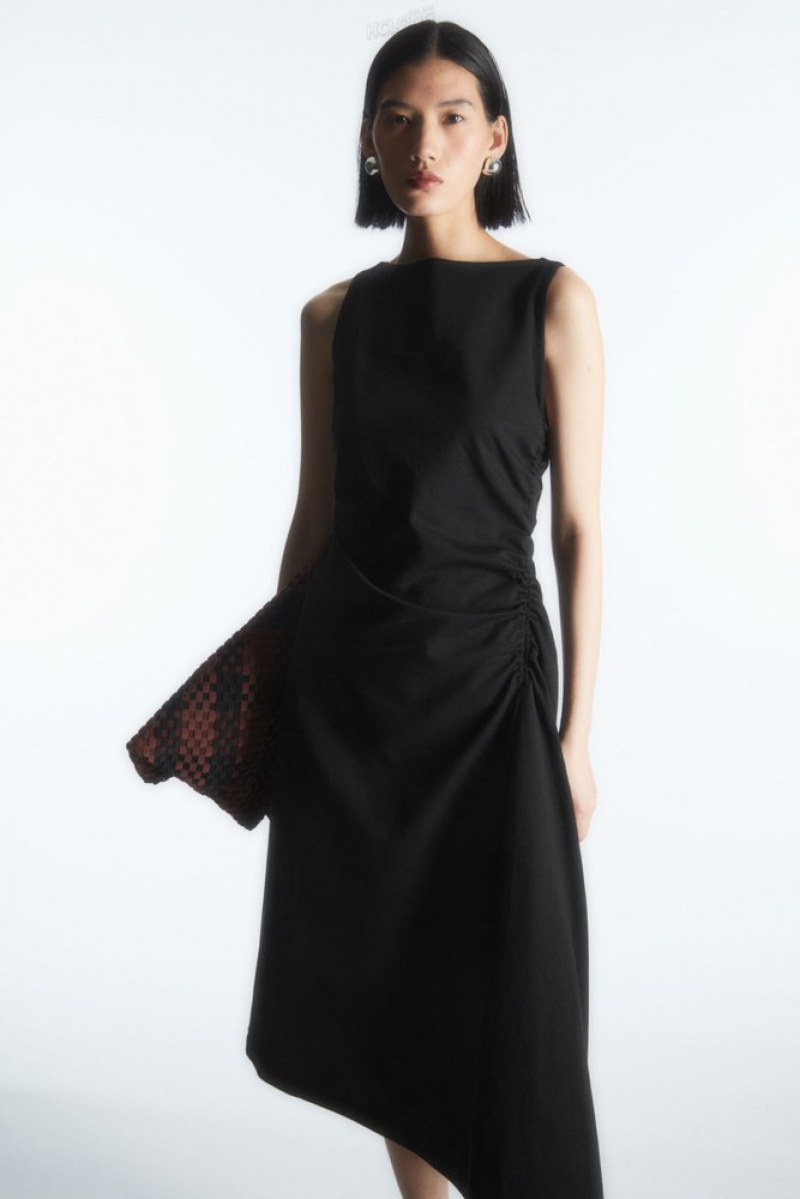 COS Asymmetric Gathered Midi Robe Noir | 874295-YBW