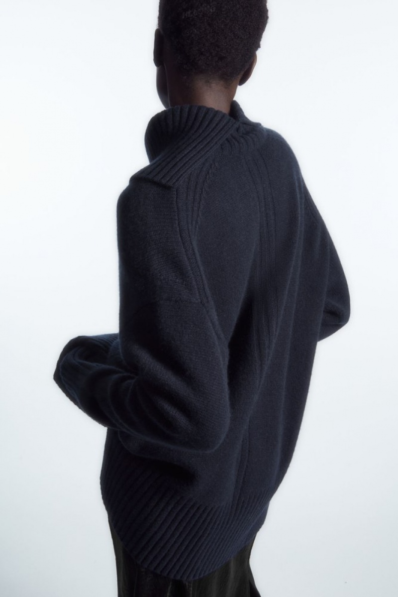 COS Oversized Pure Cashmere Roll-Neck Jumper Bleu Marine | 235061-RDZ