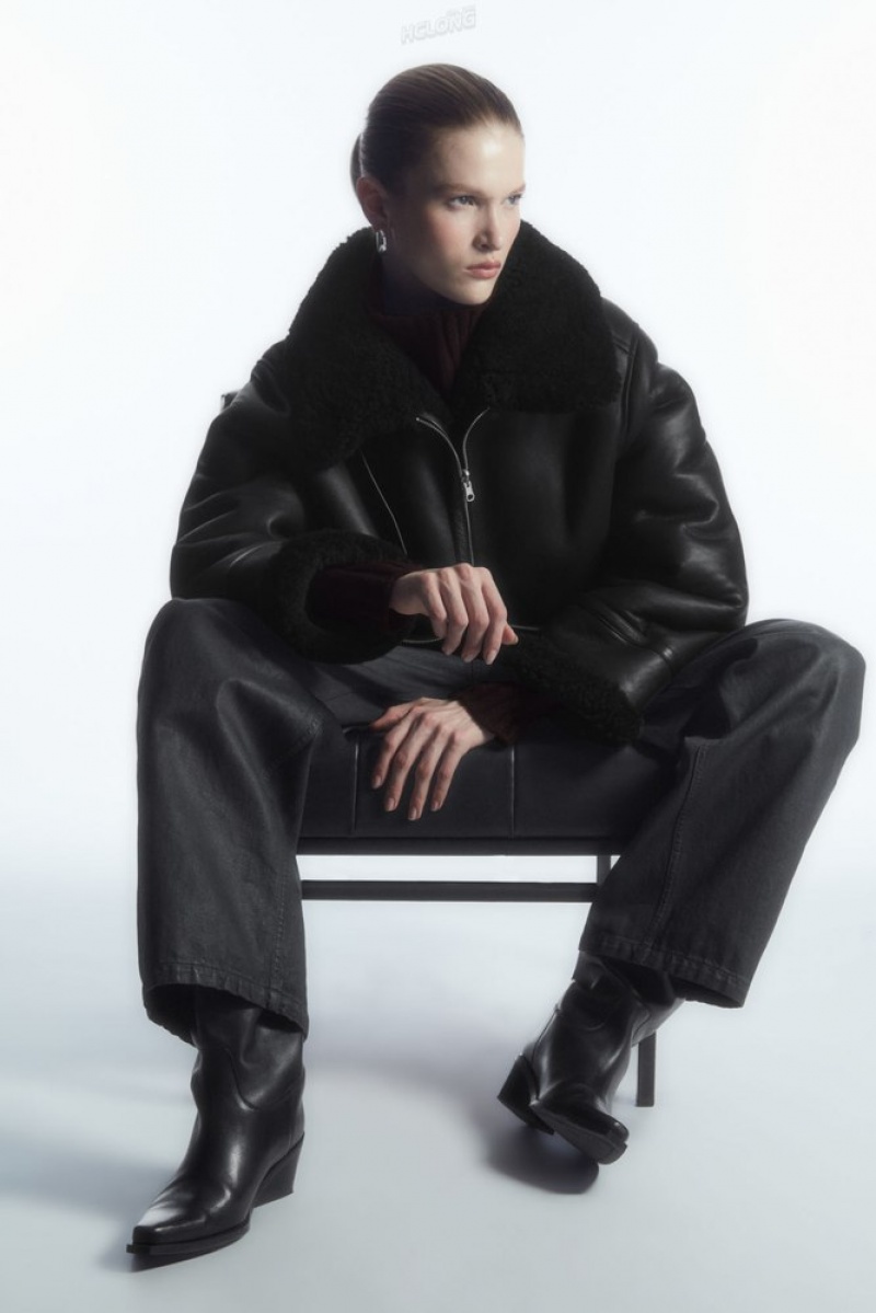 COS Oversized Reversible Shearling Jacket Noir | 321985-TZD