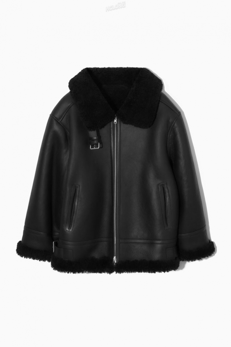 COS Oversized Reversible Shearling Jacket Noir | 321985-TZD