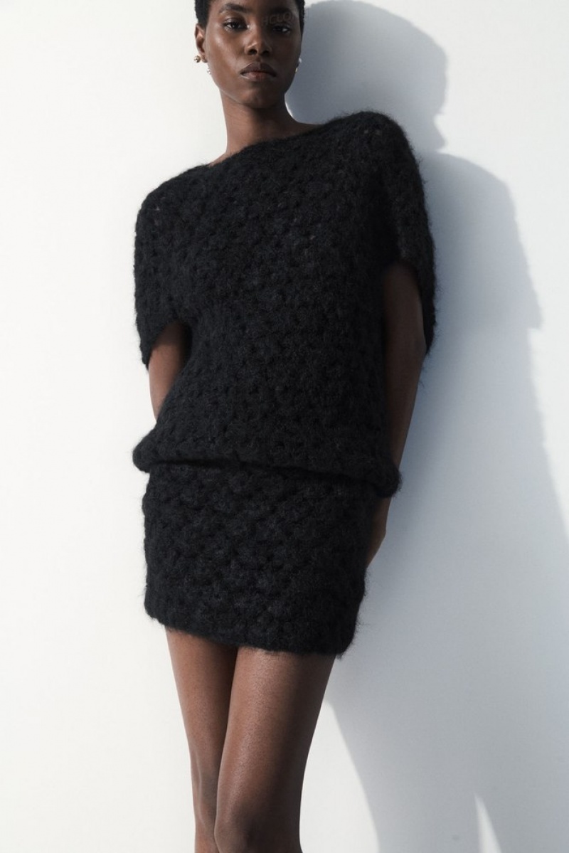 COS The Crochet-Knit Mini Skirt Noir | 463715-OSN