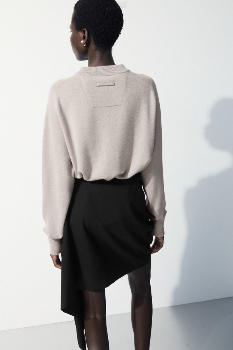 COS The Essential Cashmere Pull Beige | 320851-FLK