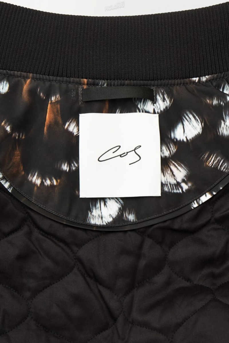 COS The Feather-Print Bomber Jacket Noir | 065743-ZCV