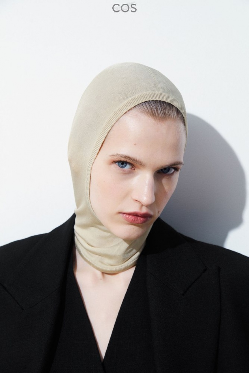 COS The Tricoté Balaclava Beige | 795368-UXI