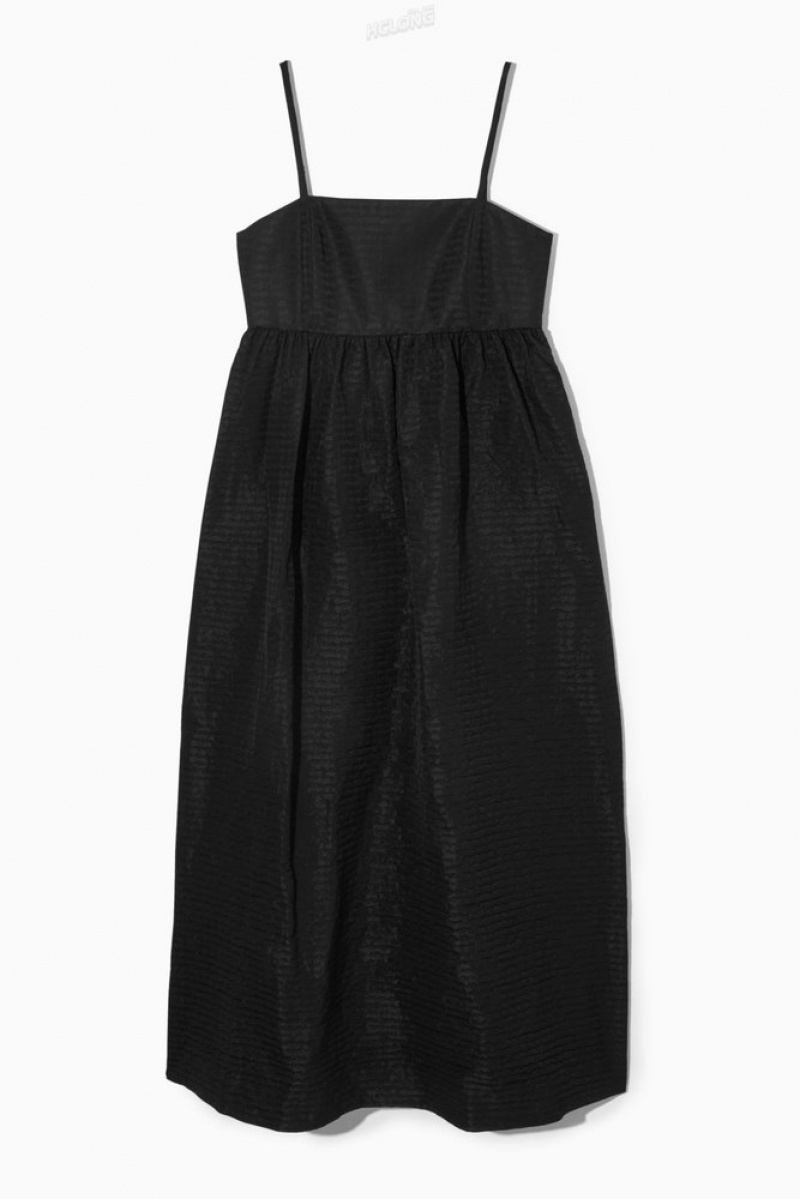 COS Voluminous Textured Midi Robe Noir | 078159-OWX